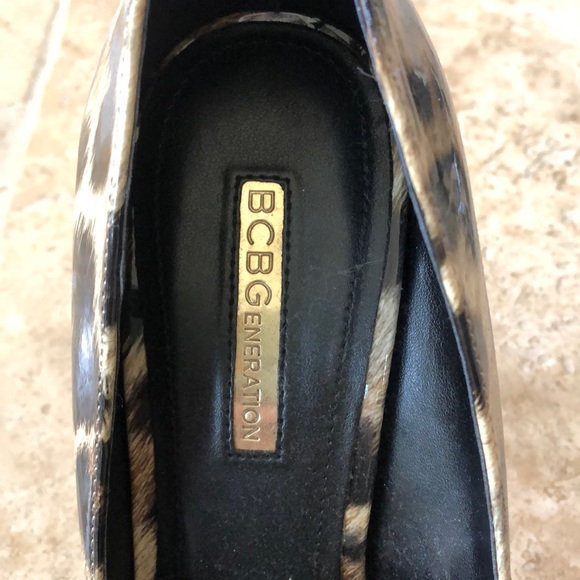 Gorgeous BCBG leopard heels - Picture 3 of 4